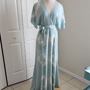 Elegant SageTie-Dye Maxi Dress. Bust & Hips Not Fitted. Size Meduim True Wrap.
